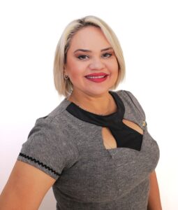 Laura Jane Rodrigues Águila DIRETORA DE RELAÇÕES EMPRESARIAIS E INSTITUCIONAIS